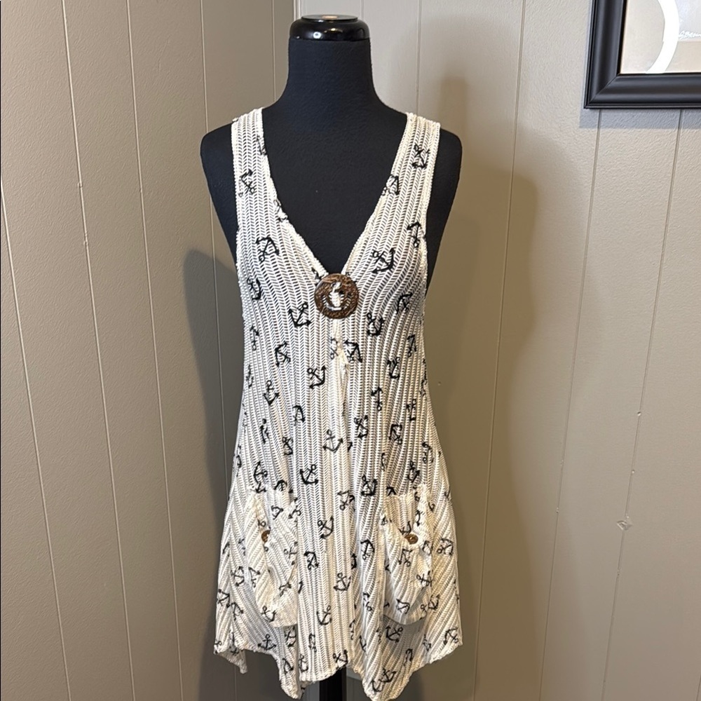 Paradise USA Women’s XS/S White and Black Sleeveless Ribbed Tunic w/ Pockets